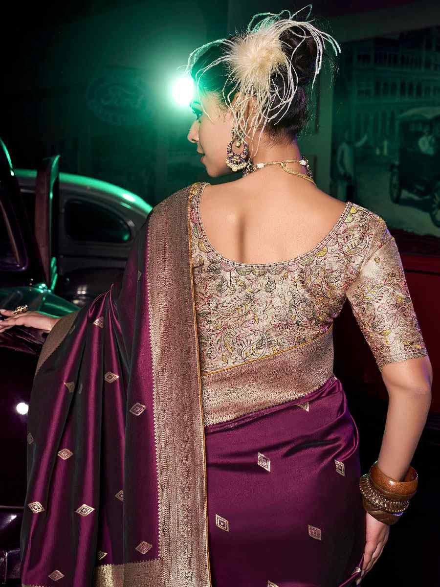 Pink Pure Silk with 3D weaved Pallu & Heavy Embroidery Banarasi Saree