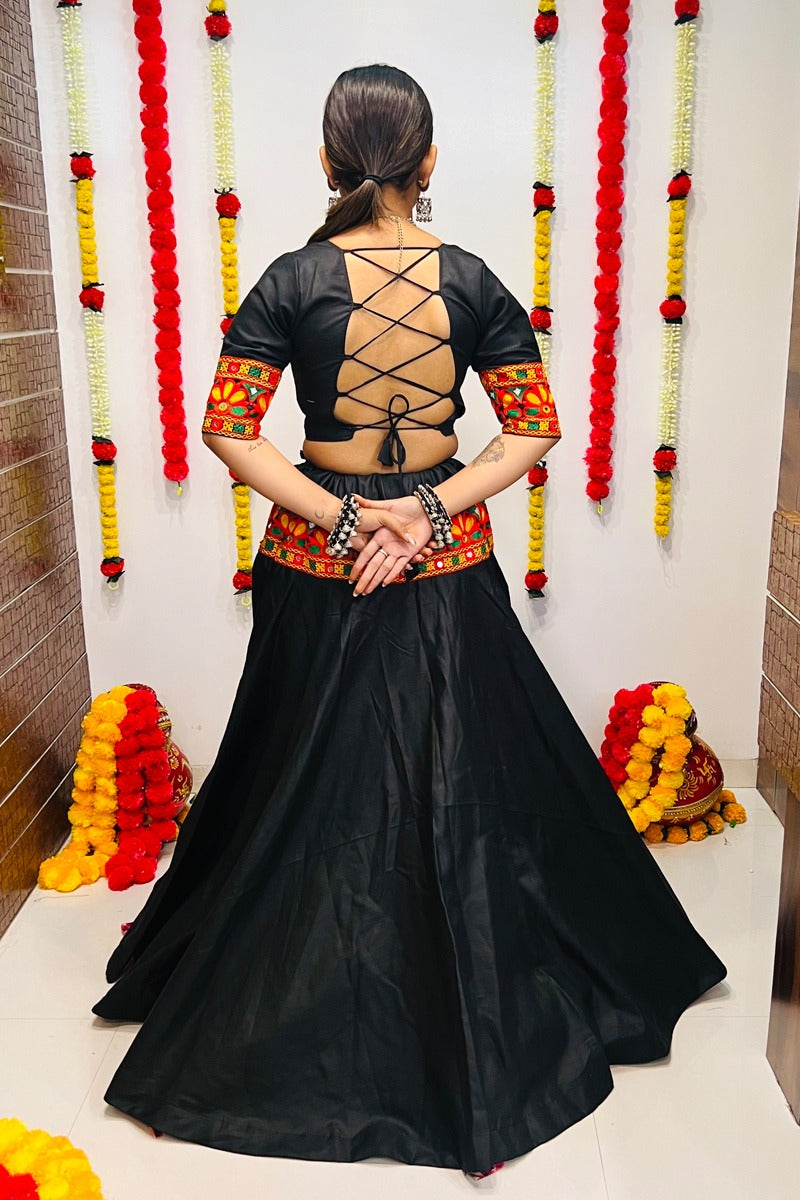 Navratri Special Traditional Looks For Rajwadi Lehenga choli Dno 7049