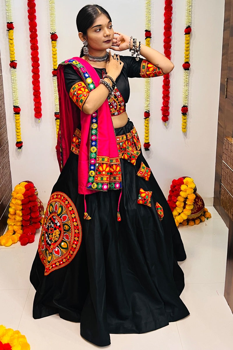 Navratri Special Traditional Looks For Rajwadi Lehenga choli Dno 7049