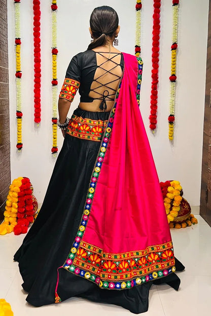 Navratri Special Traditional Looks For Rajwadi Lehenga choli Dno 7049 - Anant Exports