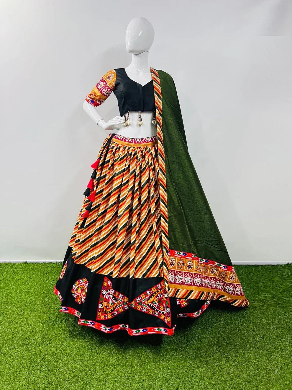 Navratri Special Traditional Looks For Lehenga choli Dno 7047 - Anant Exports