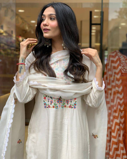 Off-White Viscose Chanderi Kurti Set with Floral Embroidery