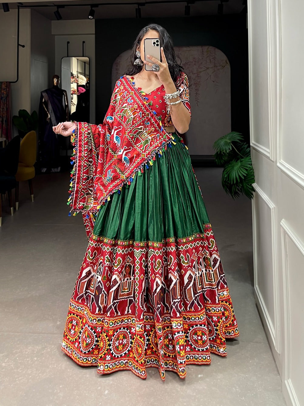Trending Navaratri Lehenga Choli Collection dno 1629