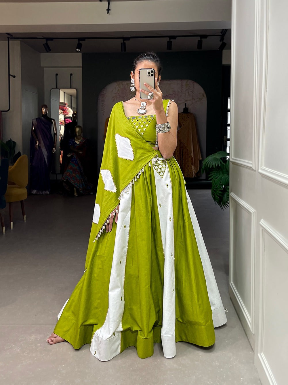 Trending Navaratri Lehenga Choli Collection dno 1670