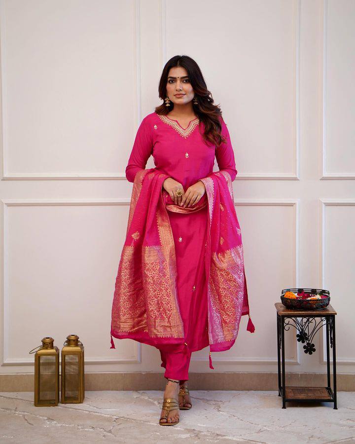 Pink Viscose Chanderi Kurti Set with Jacquard Dupatta