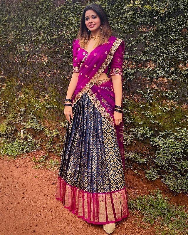 Beautiful Kanjiveram Silk Pure Zari HALF Saree with Blouse Along With Dupptta - Anant Exports
