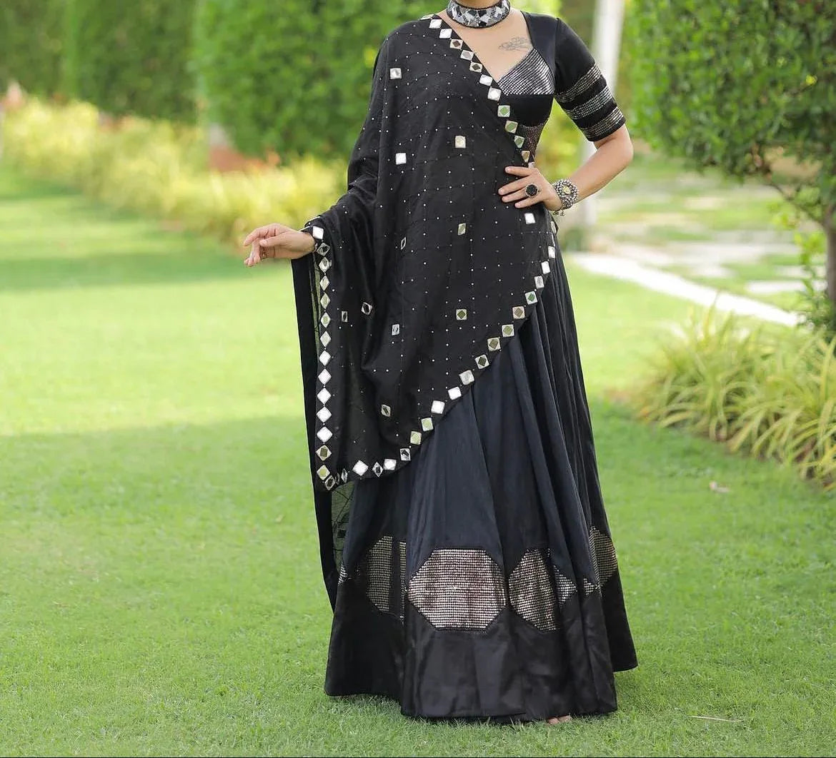 NAVRATRI SPECIAL TRADITIONAL CHANIYA CHOLI COLLECTION D NO. 7065 - Anant Exports