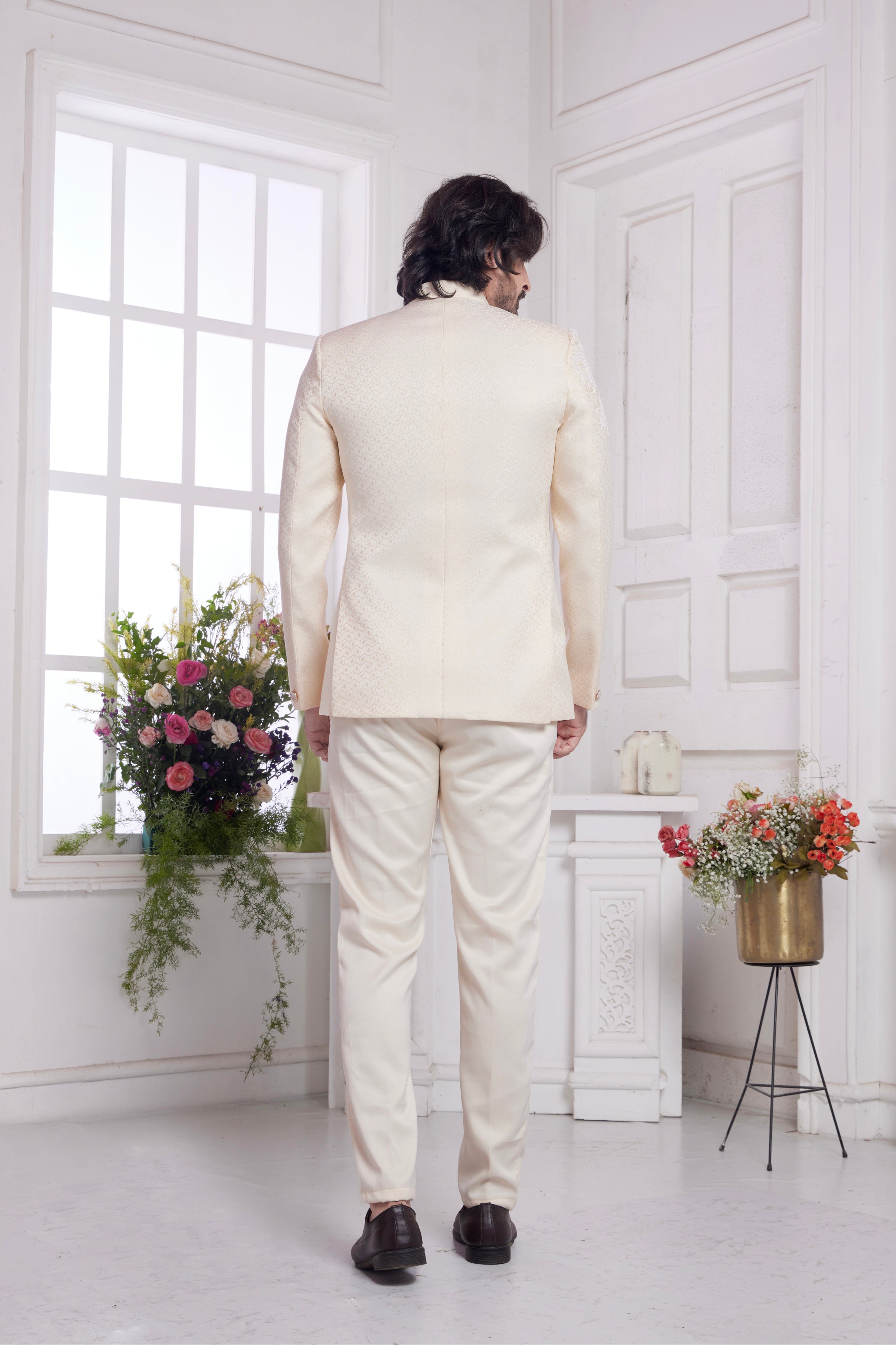 Men's embroidered jodhpuri set in cream

