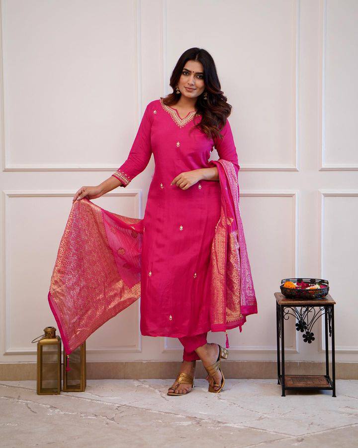 Pink Viscose Chanderi Kurti Set with Jacquard Dupatta