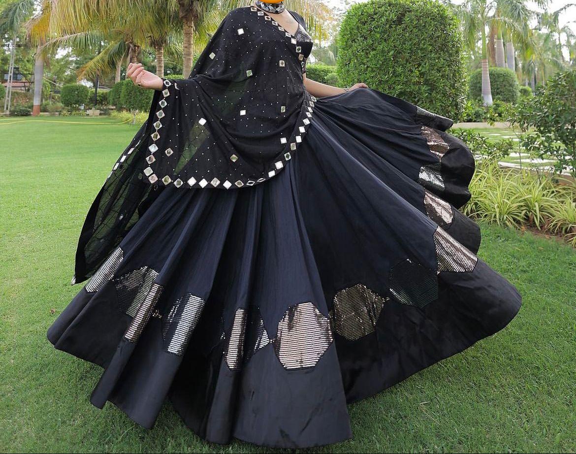 NAVRATRI SPECIAL TRADITIONAL CHANIYA CHOLI COLLECTION D NO. 7065 - Anant Exports
