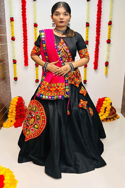 Navratri Special Traditional Looks For Rajwadi Lehenga choli Dno 7049 - Anant Exports