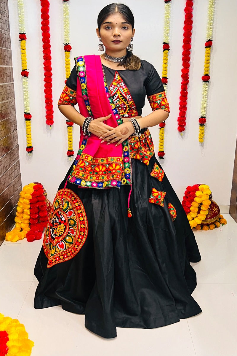 Navratri Special Traditional Looks For Rajwadi Lehenga choli Dno 7049