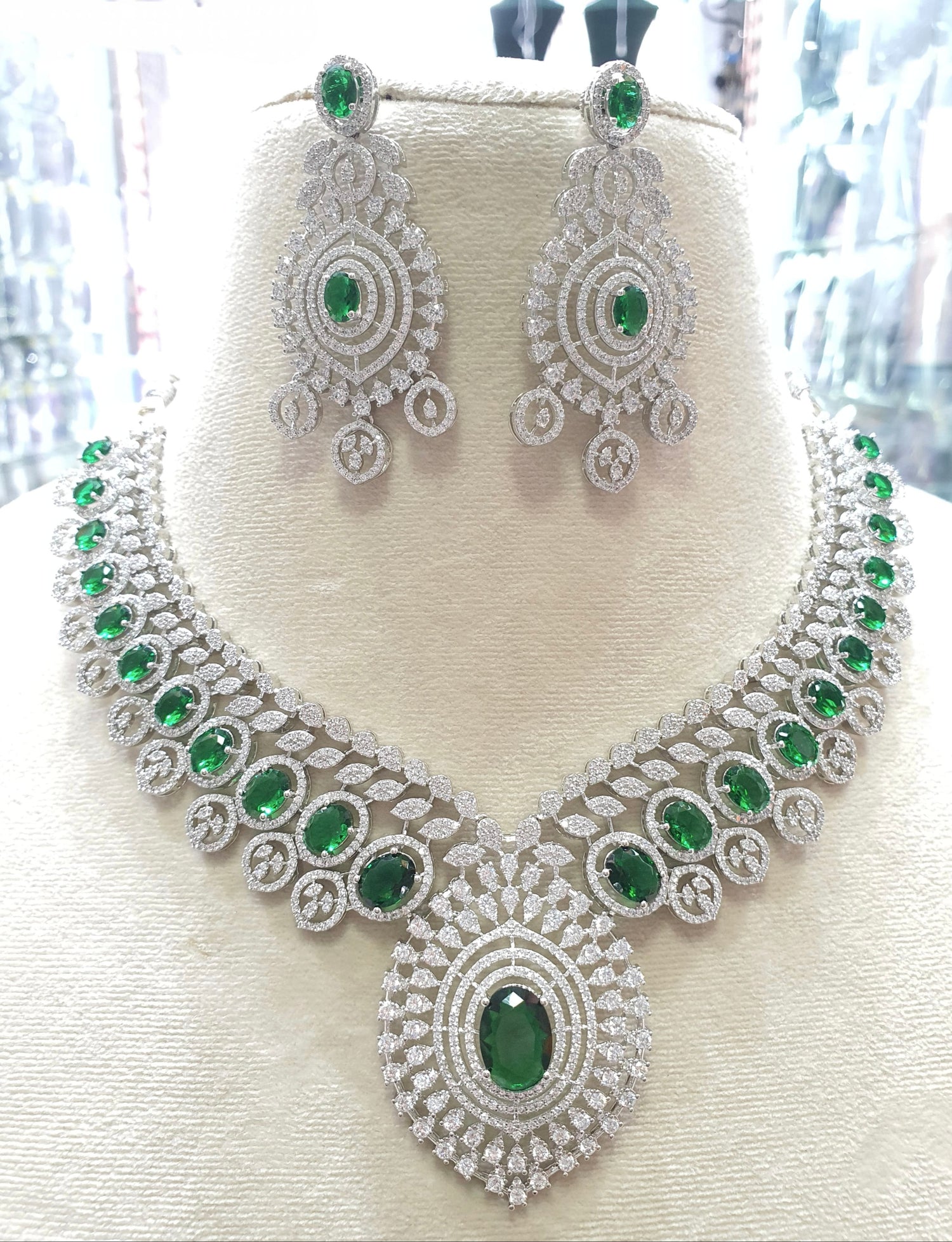 Silver green choker for wedding