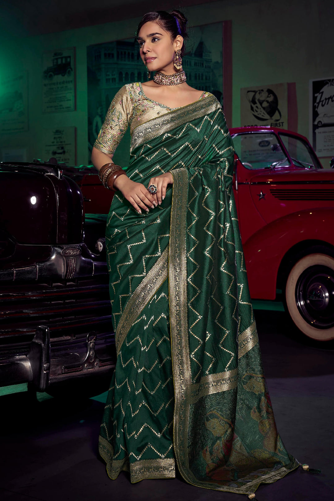 Green Pure Silk with 3D weaved Pallu &amp; Heavy Embroidery Banarasi Saree 