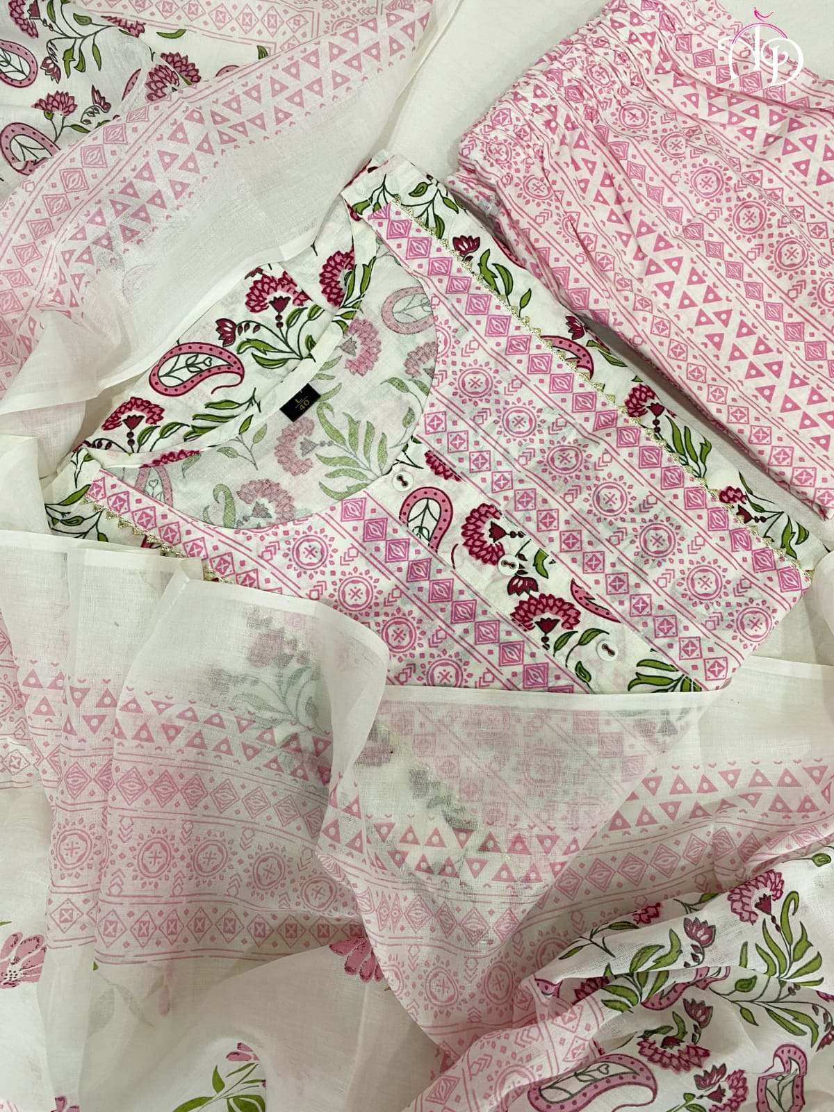 Party Wear Designer Nairacut Cotton Kurti With Pant Anant Tex Exports Private Limited