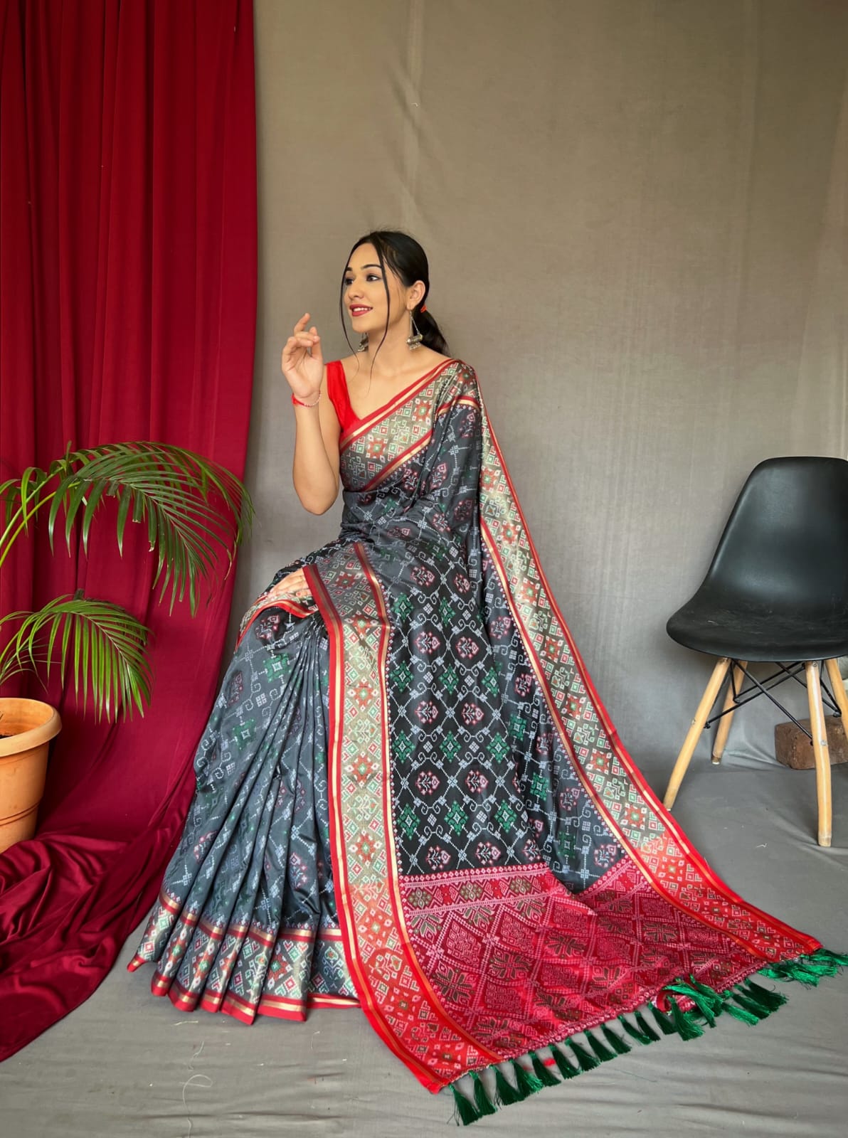 Beautiful Designer Rangeen Meenakari Patola Silk Saree Anant Tex Exports Private Limited