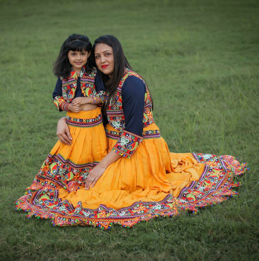 NAVRATRI MOM DAUGHTER LEHENGA CHOLI