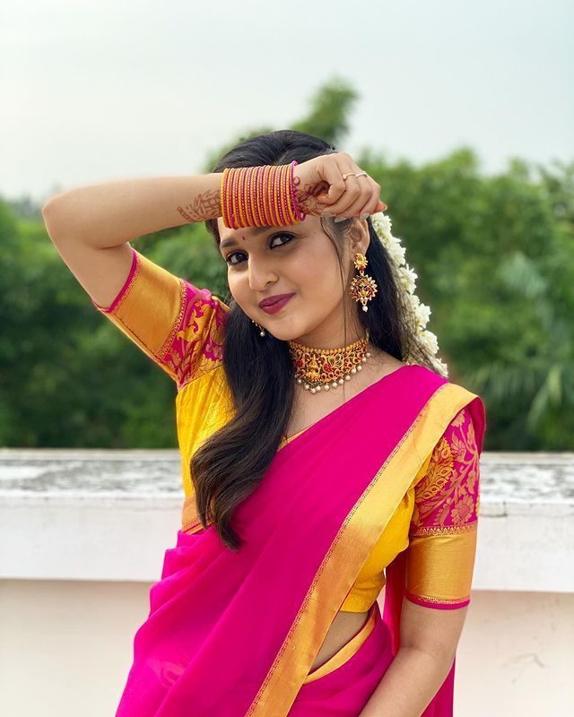 GOLDEN YEELOW ZARI WEAVING KANJIWARAM SAREE Anant Tex Exports Private Limited