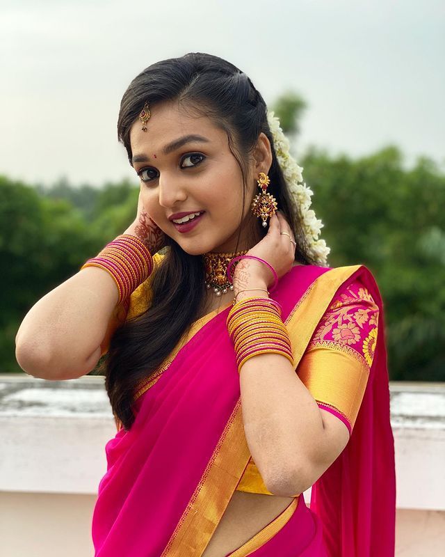 GOLDEN YEELOW ZARI WEAVING KANJIWARAM SAREE Anant Tex Exports Private Limited