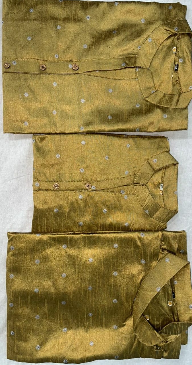 Family Combo Couple Dress Gents Ladies With Daughter Dress Anant Tex Exports Private Limited